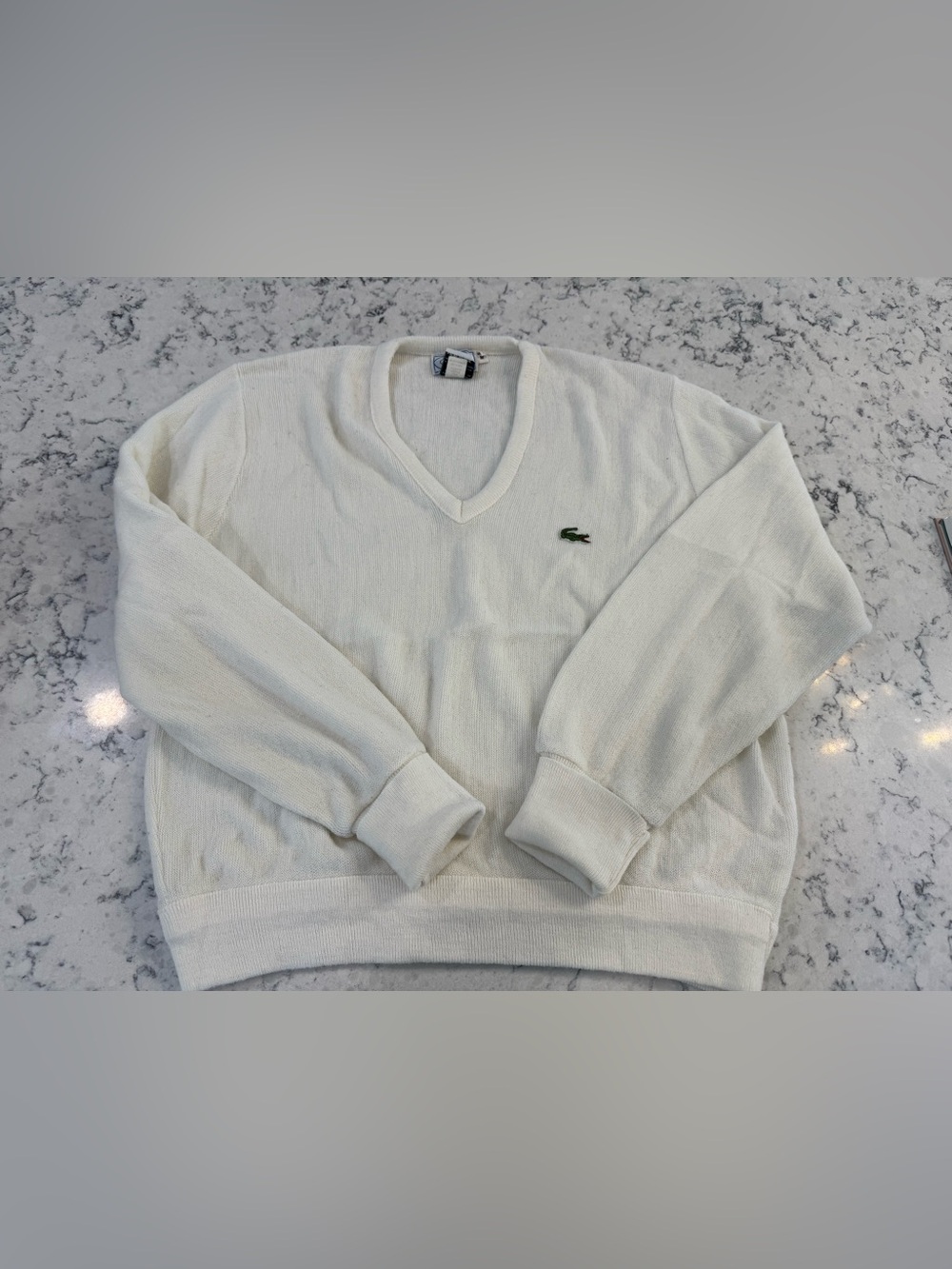 VINTAGE Lacoste Men's White  V-Neck Cotton Golf Sweater Excellent condition.